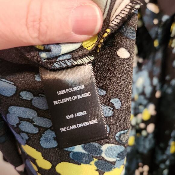 Torrid Satin‎ Surplice Size 6 Tie Cut Out Back Long Sleeve Blouse - Picture 12 of 13